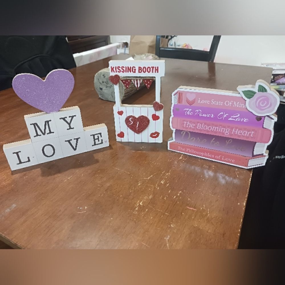 3 for 26 - Set of 3 Wooden Valentine Decorations